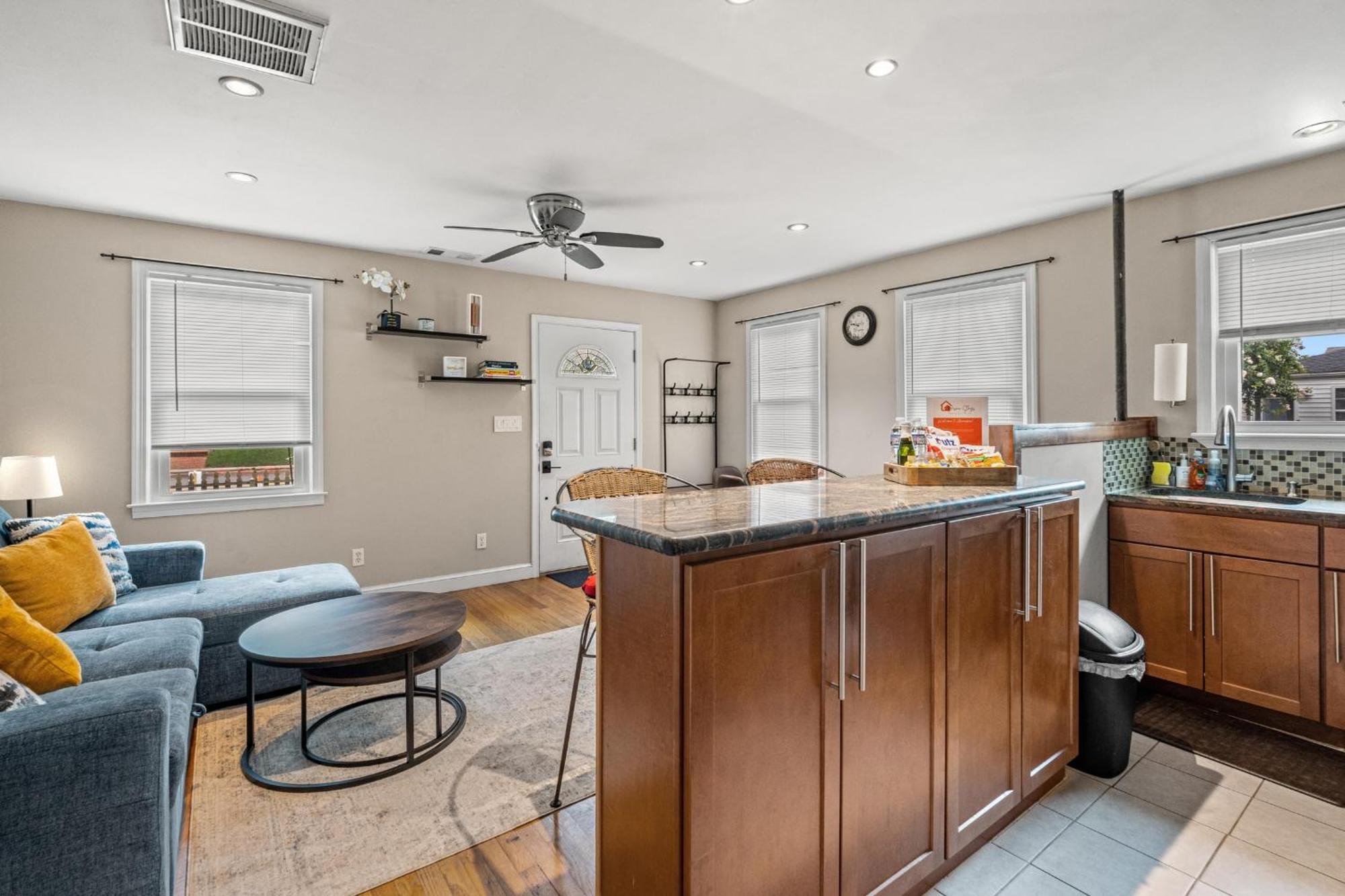 알렉산드리아 2 Bed Townhouse: Minutes From Dca-National Airport 빌라 외부 사진